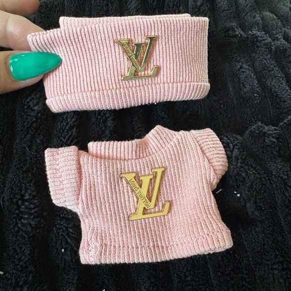 Labubu Pink Fashion outfit- Hat and sweater - Picture 2 of 4